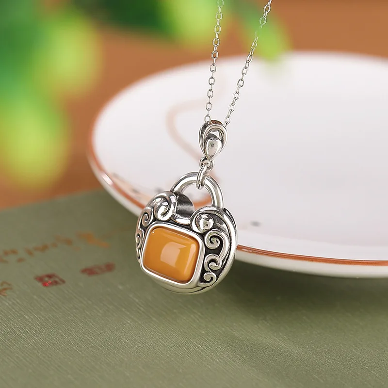 S999 Amber Cloud Ruyi Lock Style Elegant Versatile Silver Pendant