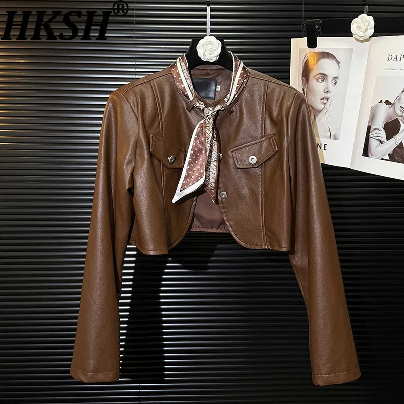 

HKSH Spring Autumn New Women Short Jacket Matching Scarf Stand Collar PU Leather Fashion Streetwear Chic Motorcycle Coat HK12269