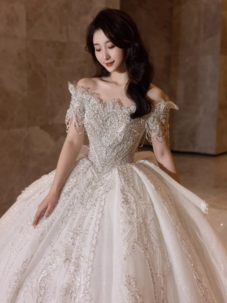 

A new one-shoulder light main fabric heavy industry large-sized strapless dress for pregnant women
