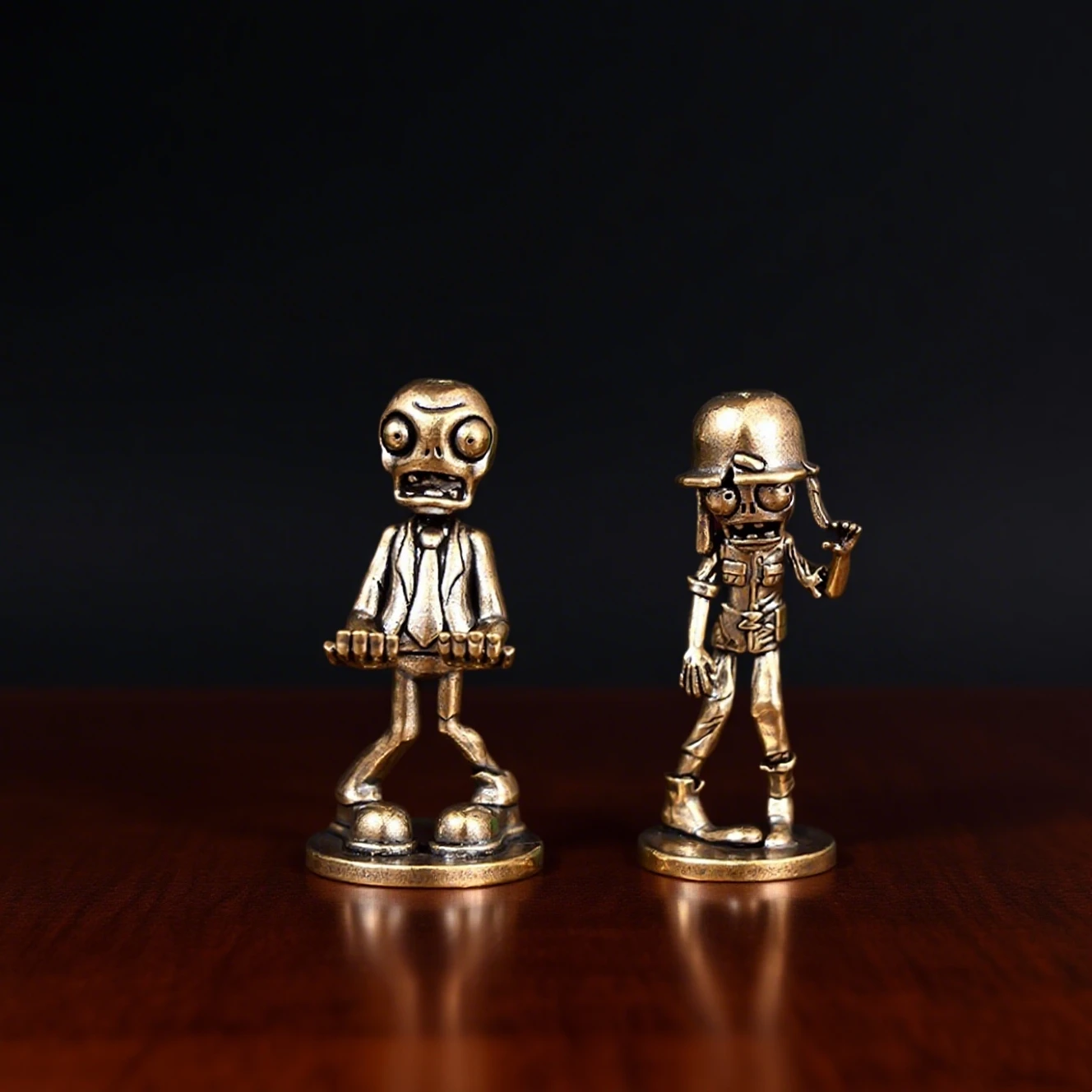 

Retro Solid Brass Zombie Figurine - Vintage Desktop Decor & Office Ornament, Collectible Horror Art & Unique Gift
