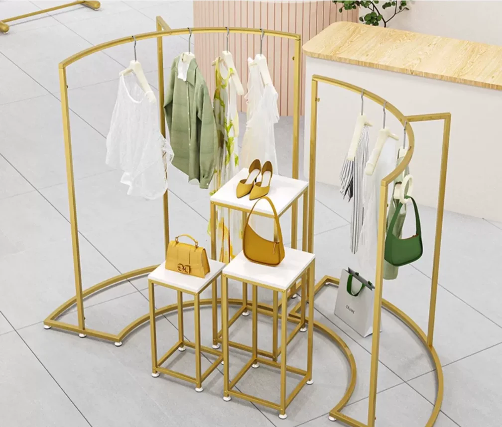 Clothing store display rack, iron gold, with curved clothing display shelves in the middle, women's clothing store hanging hange