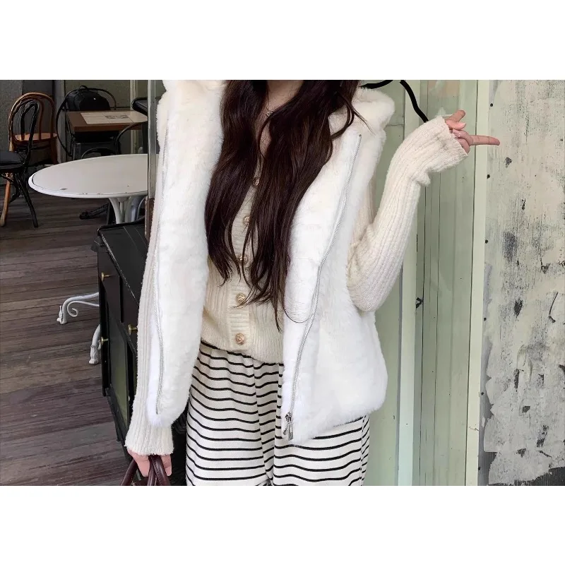 2026 Winter Eco-friendly Fur Jacket Hooded Fur Vest