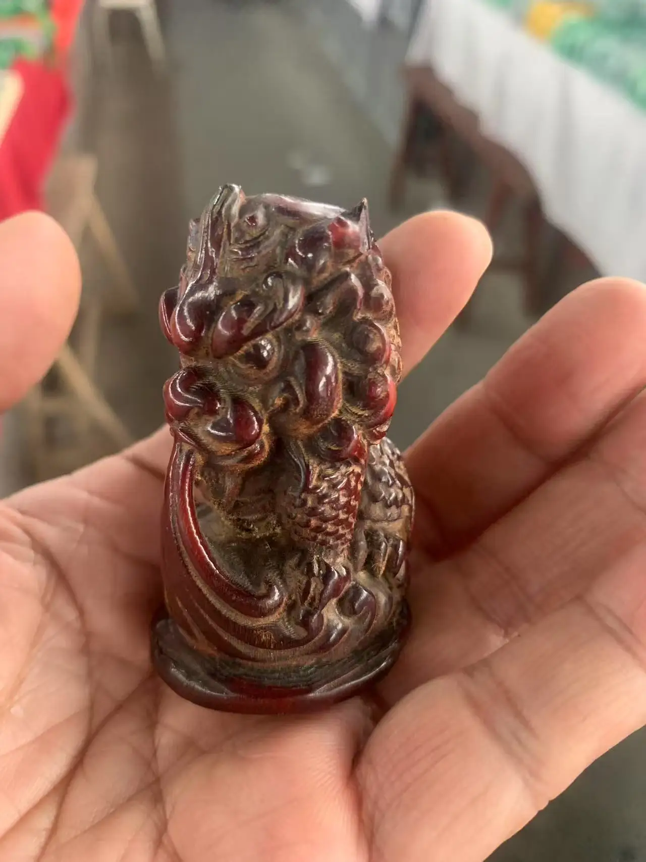 Rare Old China Qing Dynasty horn Water-absorbing dragon statue
