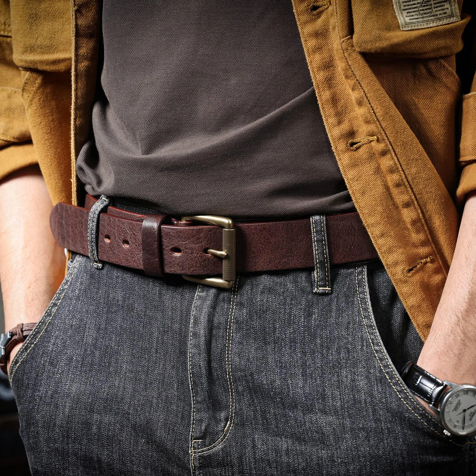 S.WORKER Klassischer Dicker Echtledergürtel für Herren aus Vollnarbigem Rindsleder Vintage Casual Gürtel für Jeans & Formelle Kleidung mit Messingschnalle – Detail 4