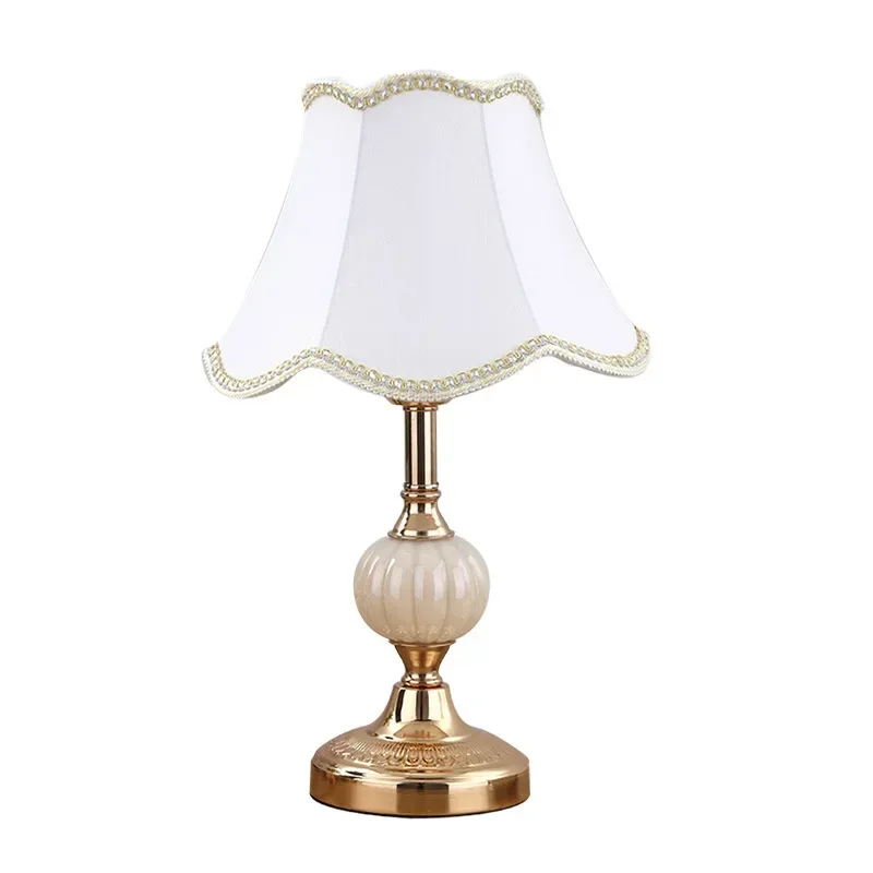 Retro Luxus Glas Eisen Kunst Tisch lampe Schlafzimmer Dekoration Bettkopf Nacht lampe einfache klassische Wohnzimmer Studie Schlafzimmer Schreibtisch Licht