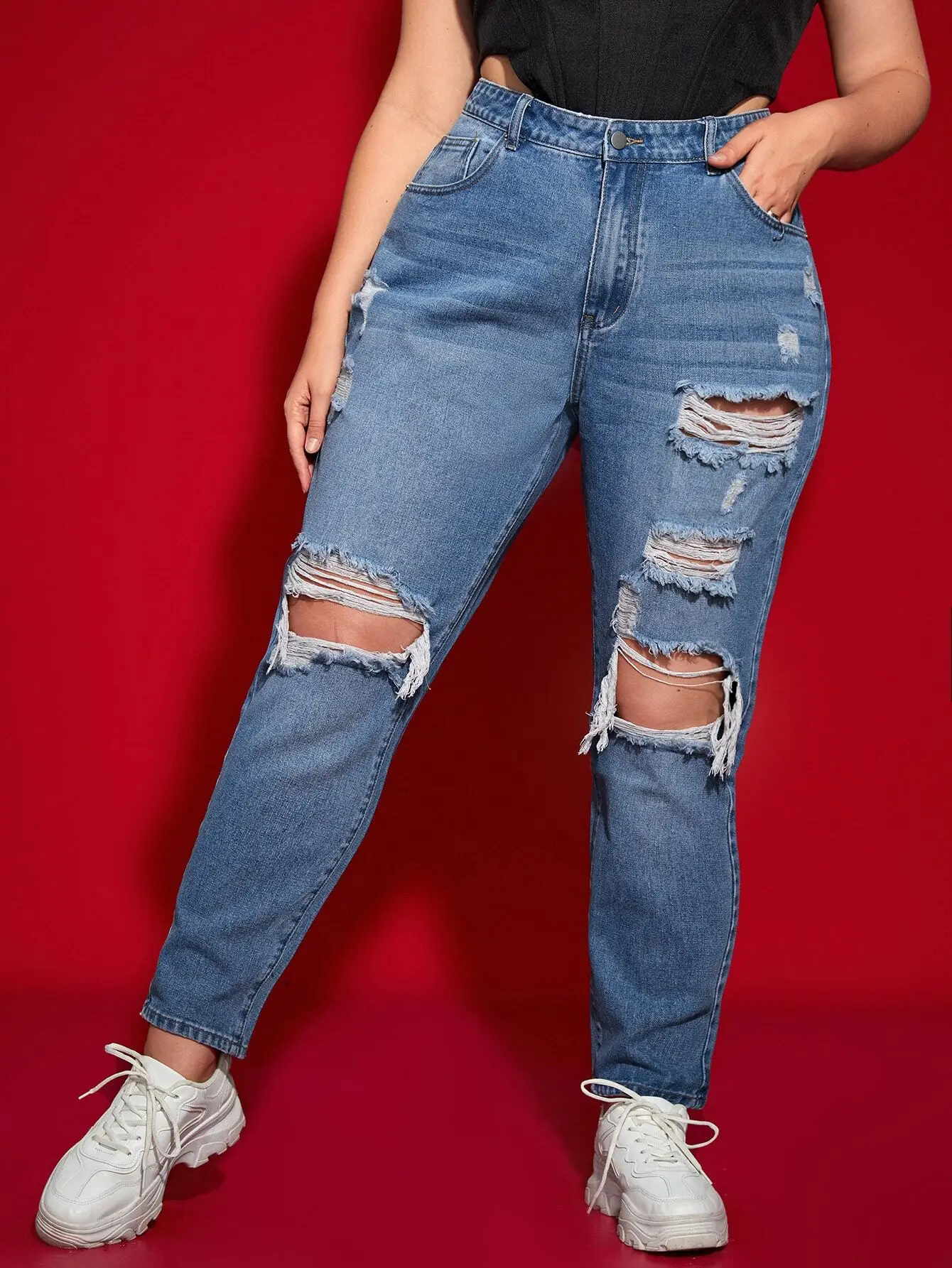 

Джинсы Mom Fit с высокой талией, рваные, с вырезами