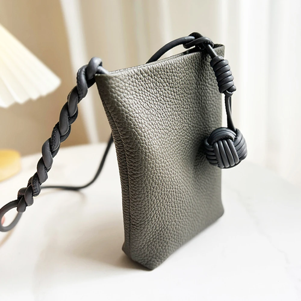Echt leder kleine Frauen Umhängetasche benutzer definierte Initialen hand gewebte Ball Telefon Schulter tasche personalisieren Name Dame Mini Beutel Geldbörse – Detail 12