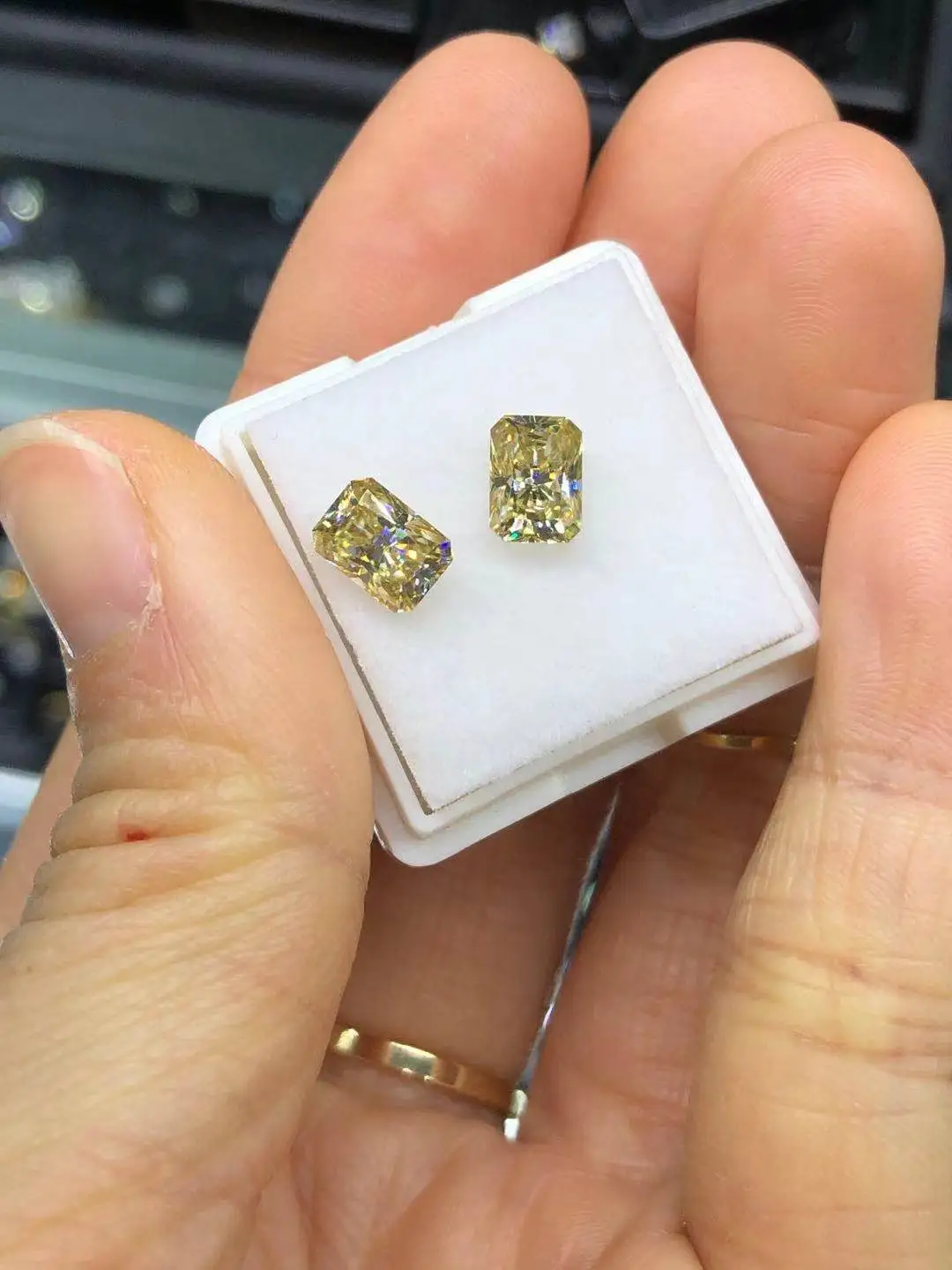 [Customize Link] Brilliant Cut Radiant Golden Yellow VVS1 Moissanite Diamond Test Positive Loose Moissanite Gemstone