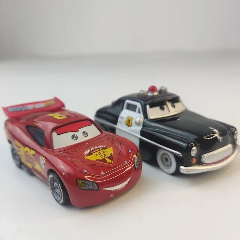 Mattel 1:64 Disney Pixar Cars Lightning McQueen Sheriff #11 Alloy