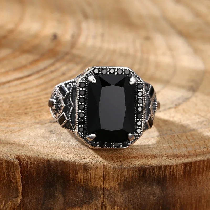 925 Sterling Men And Women, Black Agate Carved Ring, Open-End Thai Silver Vintage Jewelry