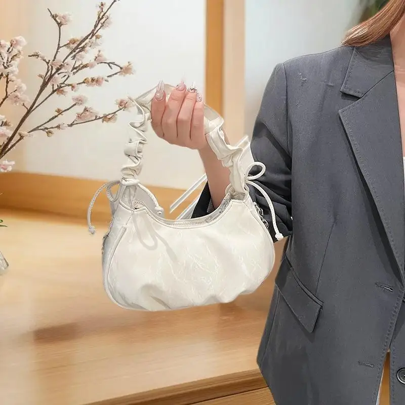 

Modern Korean Folded Underarm Bag with Fashionable Chain Crossbody Strap, Ideal Women's Handbag Gift