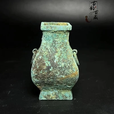 

Antique bronze square pot ornaments of the old Han Dynasty