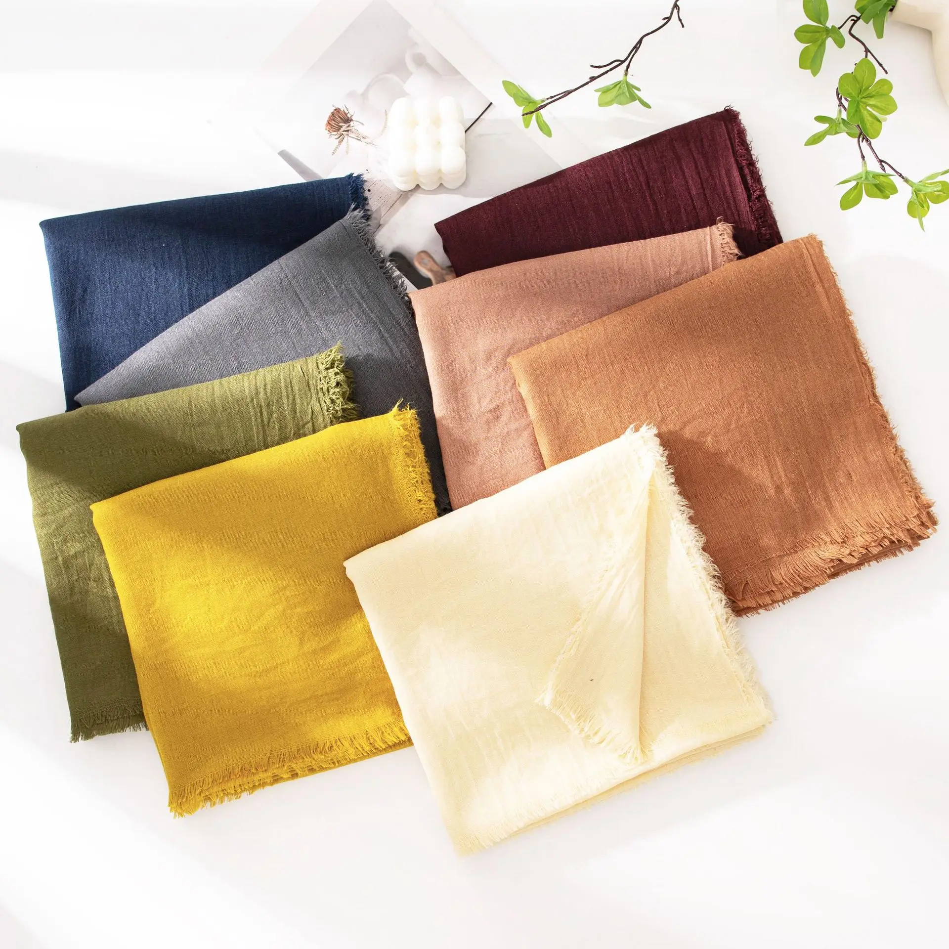 軽量 ロング ソリッドカラー コットン リネン スカーフ ショール フリンジエッジ 多用途 日焼け防止 毎日の通勤 エレガント ミニマリスト