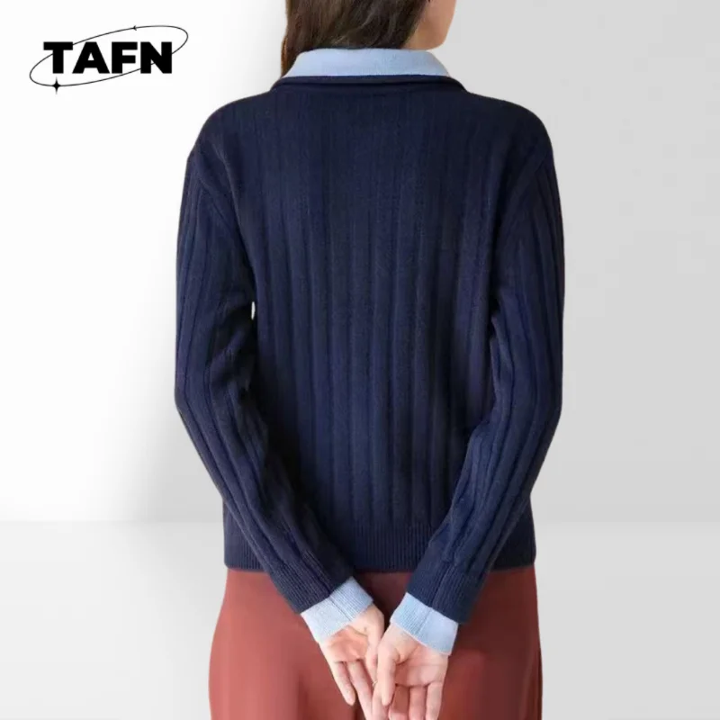 Wysokiej jakości sweter damski z dzianiny wełnianej, stylowy i wygodny krój, miękka mieszanka wełny zapewniająca ciepło i komfort AJ0930