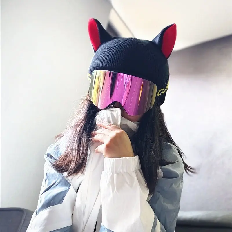 スキーヘルメットカバー 女性用 男性用 スキー装飾 スノーボード 洗える アウトドアスポーツ かわいいニットヘルメットアクセサリー 帽子カバー