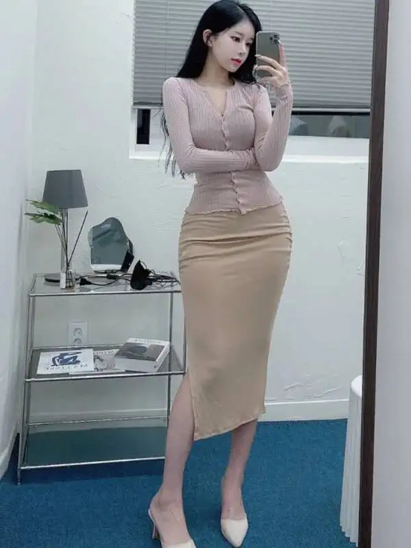 2026 Autumn Korean Version New High Waist Solid Slim Skirt Women Spicy Girl Pleated Wrap Hip Slit Casual Versatile Skirt 8FB4