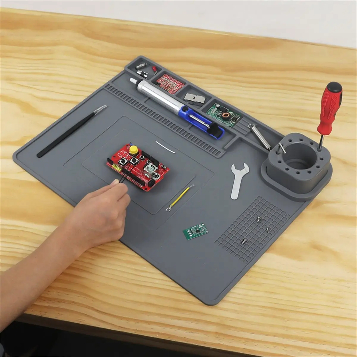 Heat Resist 500°C/932°F Silicone Soldering Mat for Electronics Repair for Cell Phone Laptop PCB Board Tool