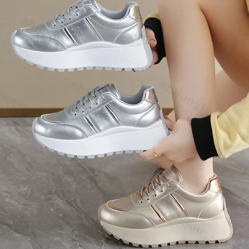 

Женская модная повседневная вулканизированная обувь с низким берцем на толстой подошве, осень 2023, универсальные дышащие удобные нескользящие массивные кроссовки