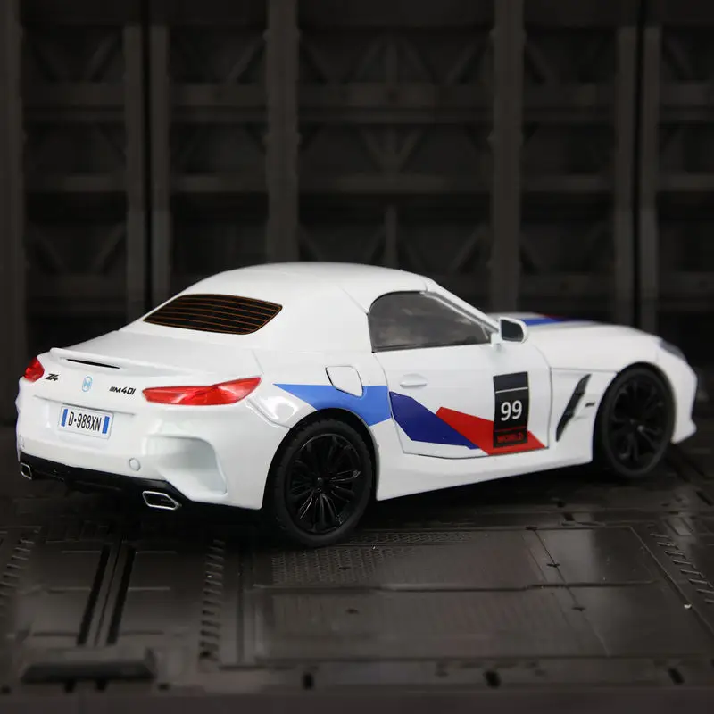 1:22 BMW Z4 سبيكة نموذج سيارة الحلي التراجع ألعاب الأطفال الصوتية البصرية الأبواب وصندوق غطاء محرك السيارة يمكن فتحها بتفاصيل غنية