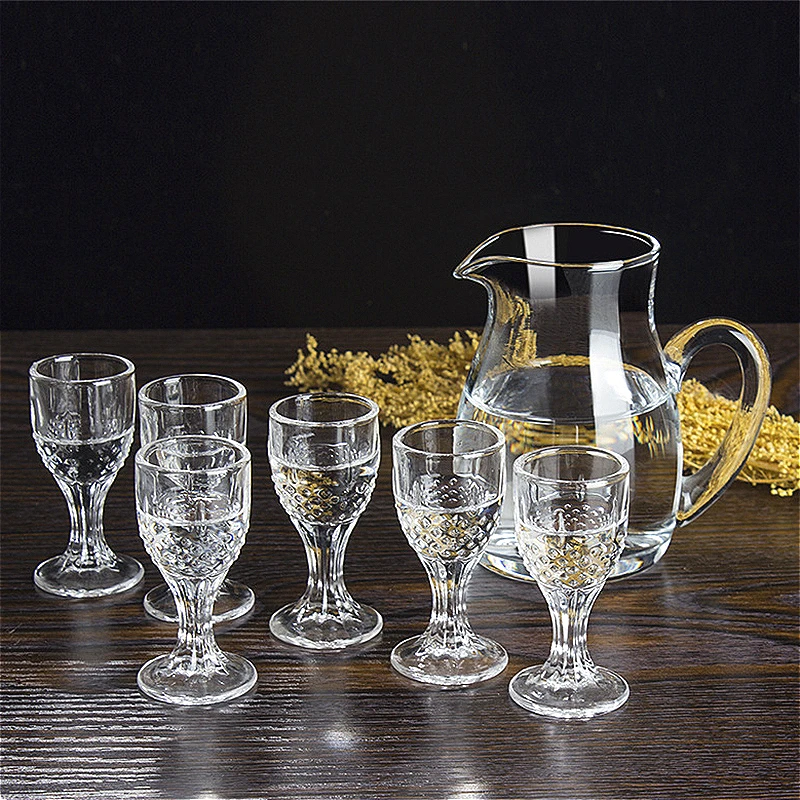 Weinspender und Schnapsglas Baijiu Wasserkocher High-End-Whisky-Spender Dekanter Transparentes kleines Weinglas Klassischer Spirituosenbecher
