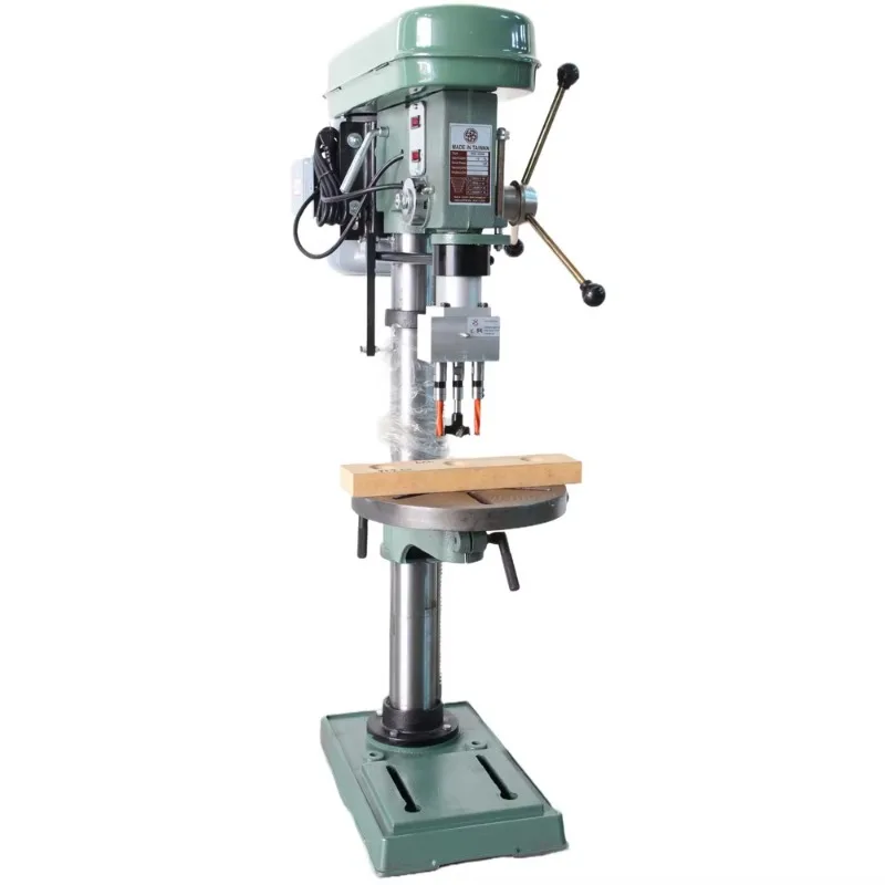 

Эффективный одношпиндельный сверлильный станок с многофункциональными сверлильными головками для сверления отверстий под шарниры в компонентах электродвигателей, 110 В, гарантия 1 год