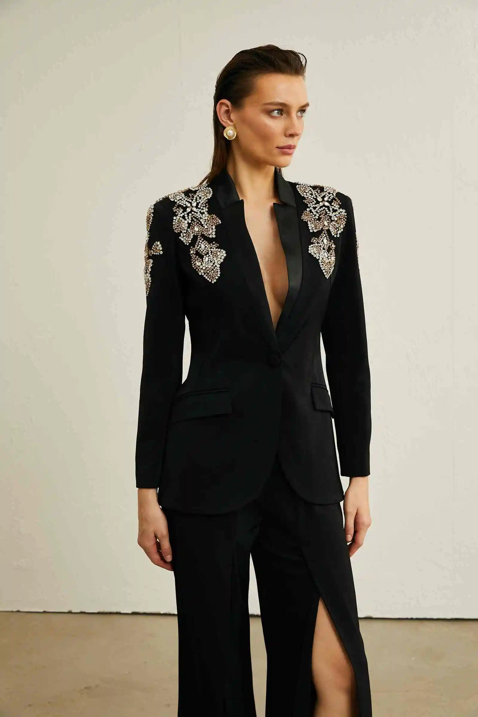 Sexy V Neck Women Suits Blazer 2 Pieces Set Luxury Beaded Applique Jacket Customized Slit Pants Party Power Gown