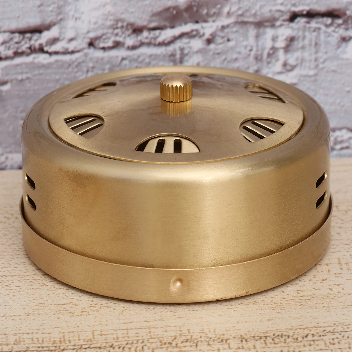 

Portable Moxibustion Box 6 Holes Environmental Protection Moxibustion Treatment Box With Cloth Cover for Spa Store