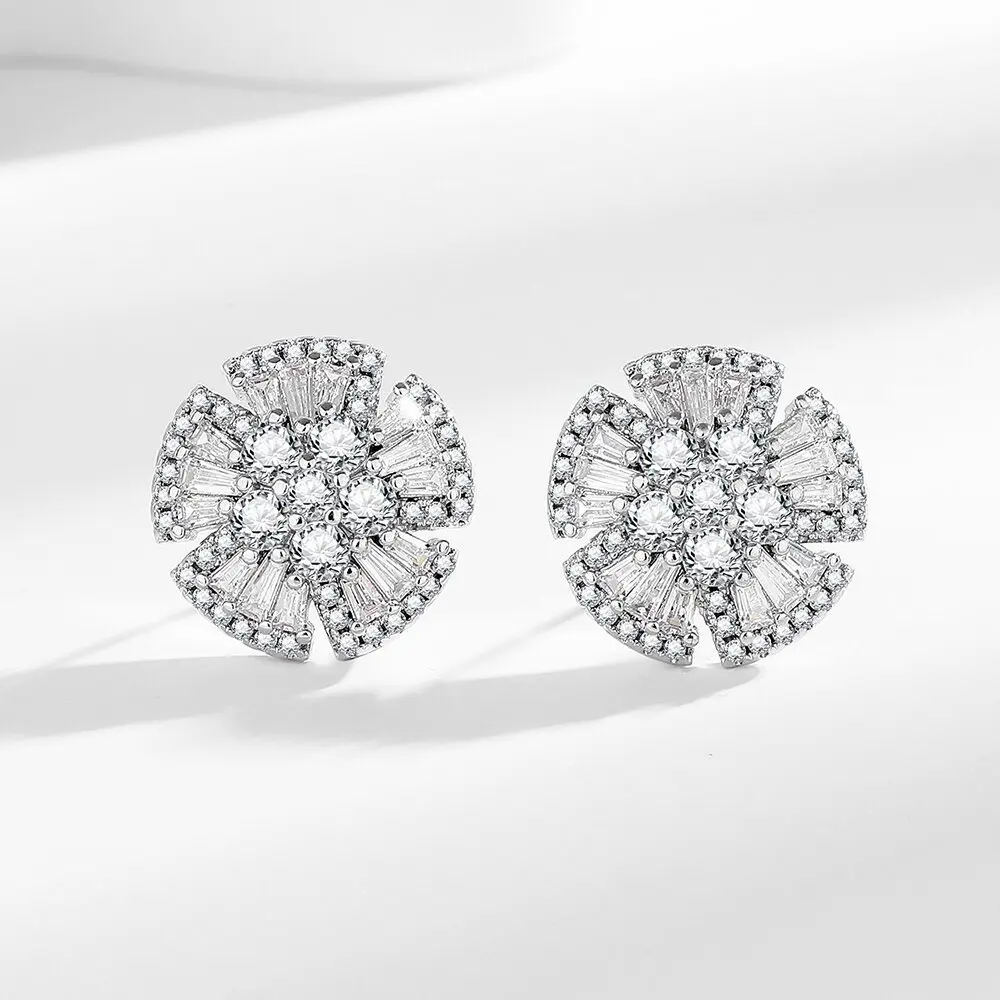 

925 Sterling Silver Earrings Round Flower Zircons Earrings Ladies Fashion Simple Birthday Party Wedding Anniversary Jewelry Gift