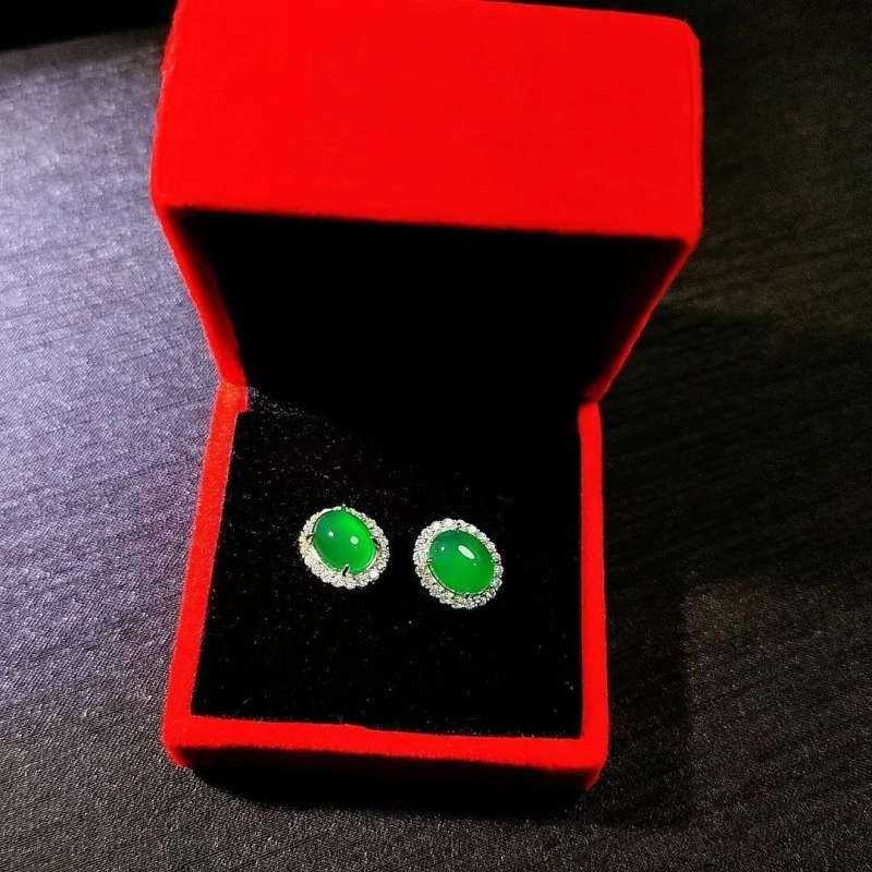 

A Green Chalcedony High 925 Silver Studs Inlaid with Agate, Fashionable Women's Jadeite Earrings