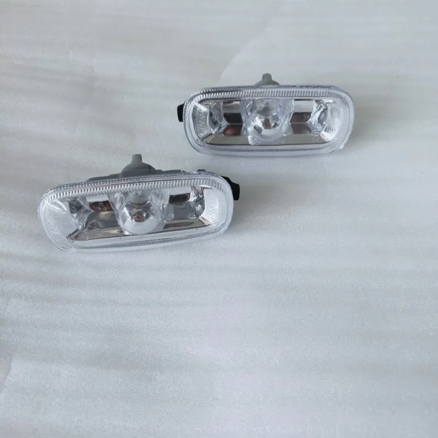 

1pcs For Audi A6 A6L C6 Fender Turn Signal Light