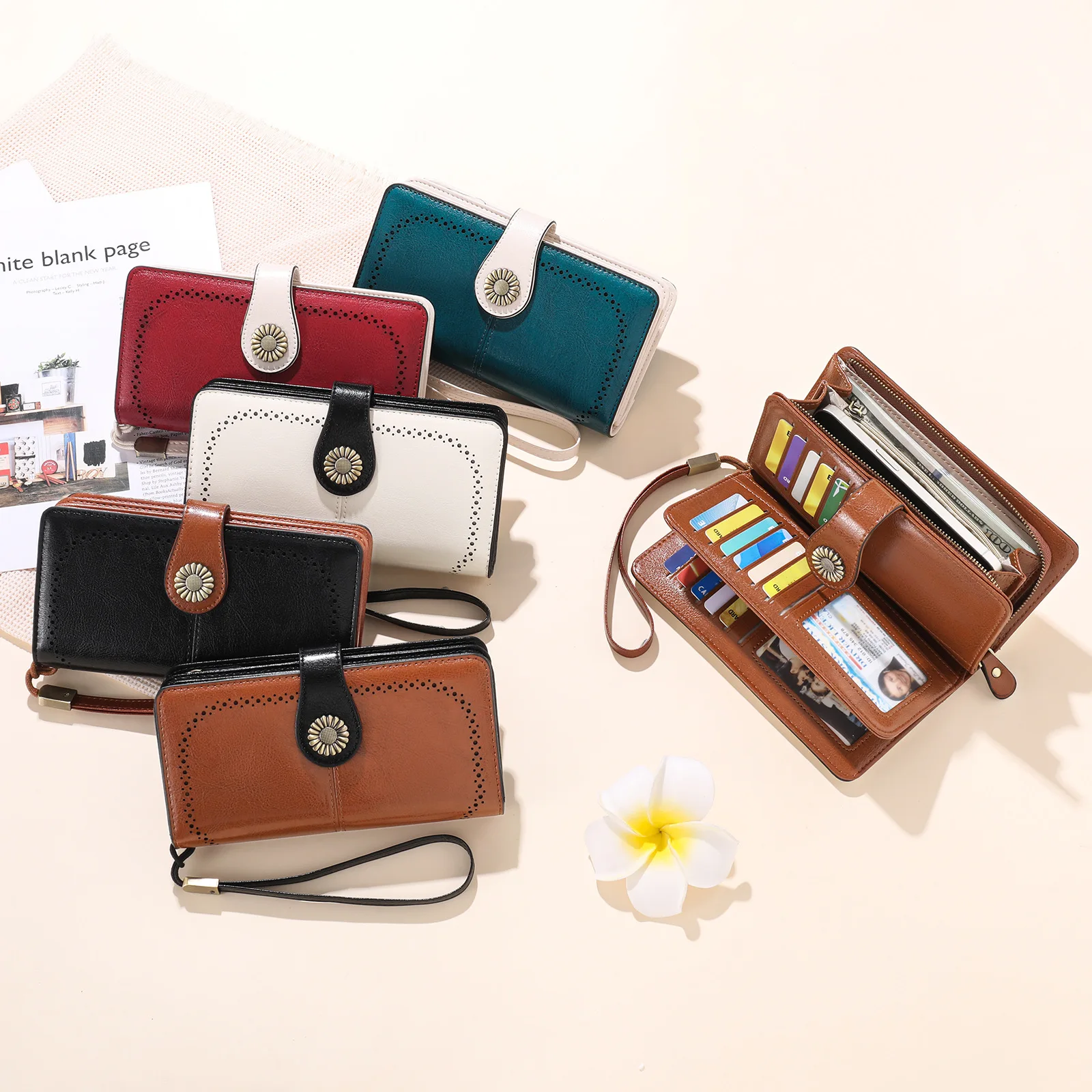 

Large Capaci Long Zipper Anti-Magnetic Wallet Women's Clutch Bag Faionable Embroidered Design High-Quali Nylon Material