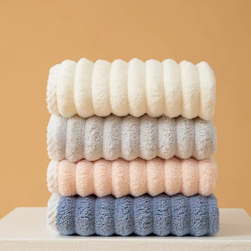 

20Pcs Coral Fleece Face Wash Small Square Towel Comfortable Soft Water-absorbing and Quick-drying Towel Candy Stripes Thickened