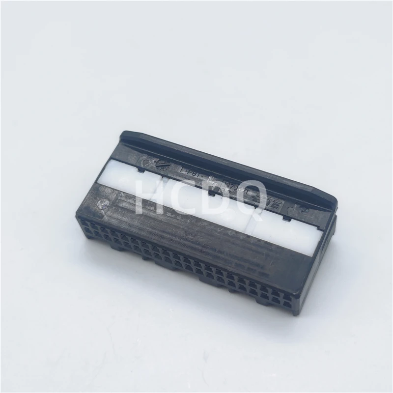 Brand new original high-quality connector 1379671-1 plastic plug sheath shell