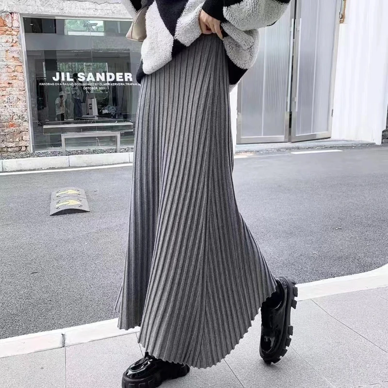 

Autumn and Winter Fashion Pit Knit Overskirt Women's Simple Solid Color Temperament Half-length Dress