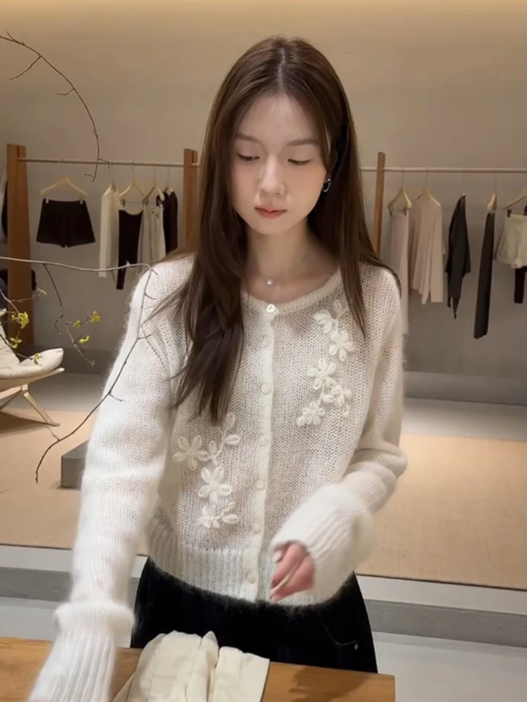 Elegant White Flower Embroidery Knitted Sweater Women's Fashion Autumn Wear Long Sleeve Open Cardigan Simple Stylish Top