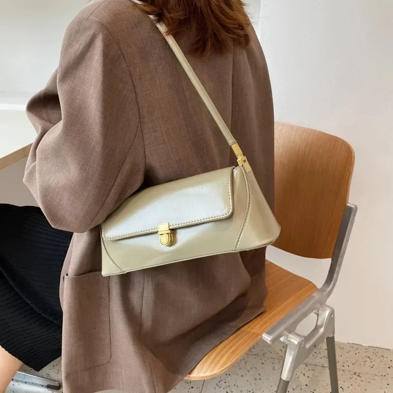 Classic Armpit Shoulder Bag French Vintage Handbag 2021 Women Brand Bags Fashion Female Single Shoulder Bag Classic Clutches