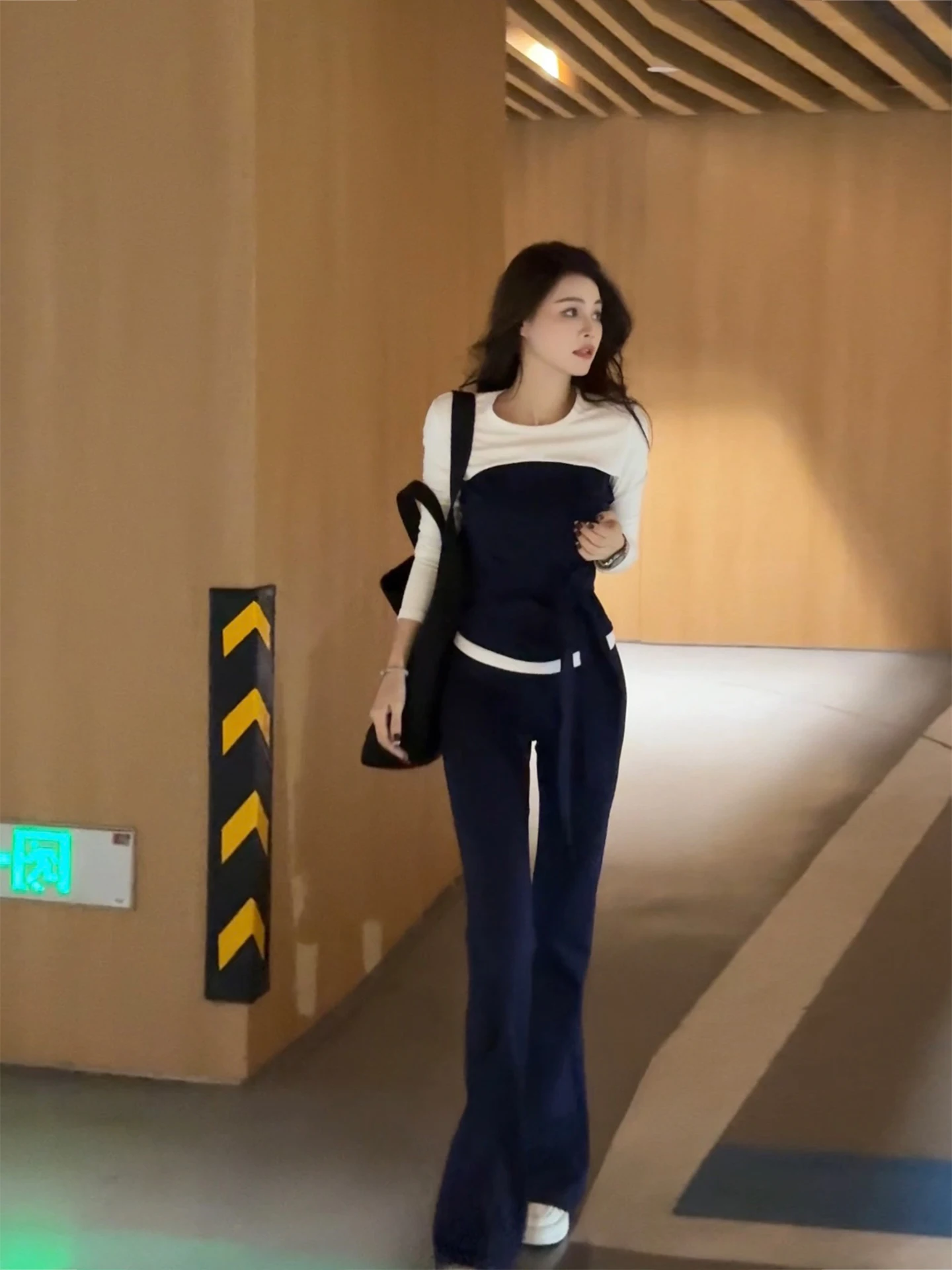 

Комплект Daiting 2025: осенний повседневный костюм-двойка с длинным рукавом, приталенный, модный, простой, стильный, женский, DT536