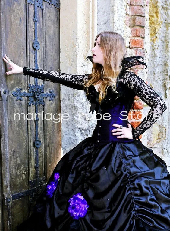 Black Red Gothic Victorian Ball Gown Prom Dresses Illusion Lace Long Sleeve Ruched Floral Bustle Steampunk Evening Dress