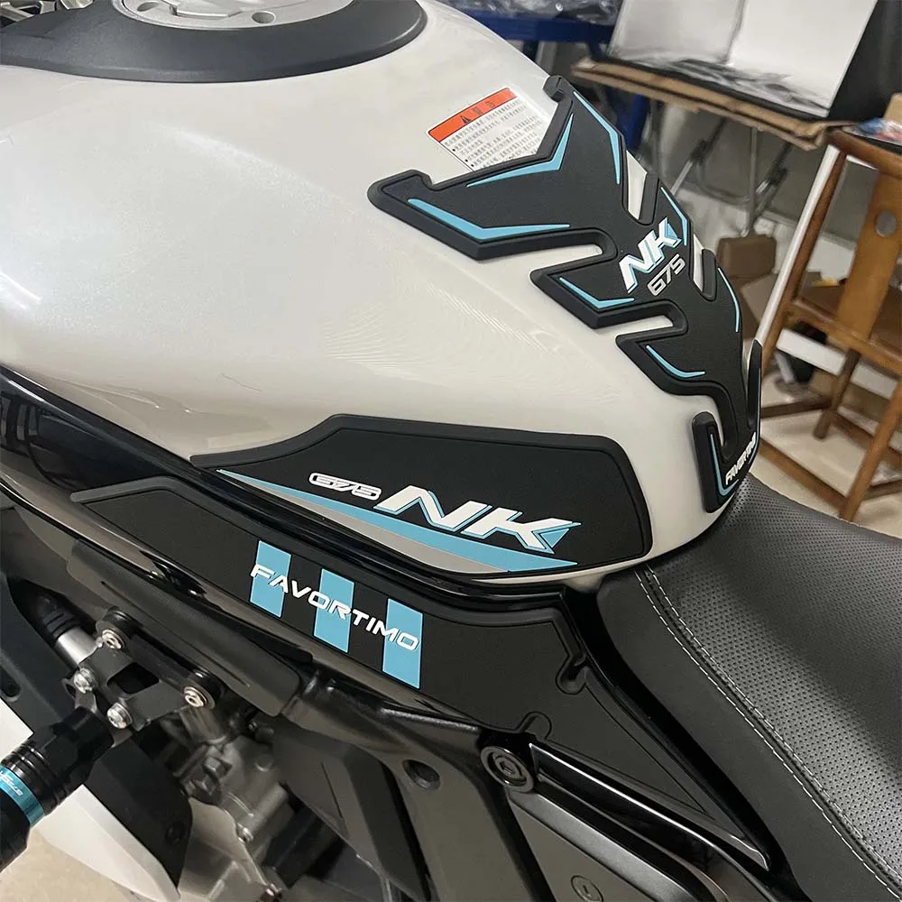 

FOR CFMOTO 675NK NK675 675 NK 2025+ Motorcycle 3M Anti Slip Tank Pad Stickers Pad Side Gas Knee Grip Protector Decal Accessories