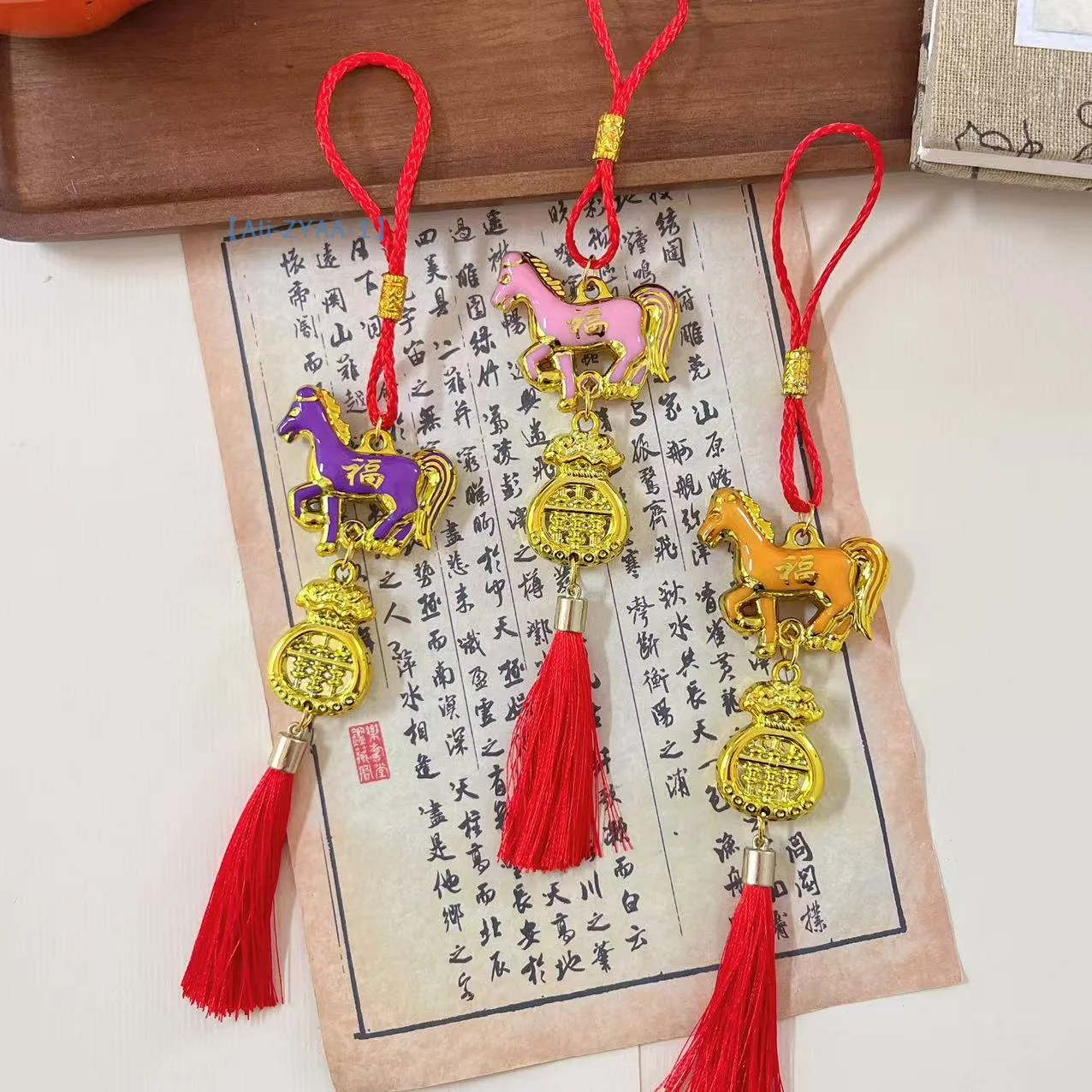 【ZYAA-1】1 قطعة 2026 سنة الحصان الجدار الشنق زخرفة السنة الجديدة محظوظ قلادة اكسسوارات الديكور هدايا مهرجان الربيع