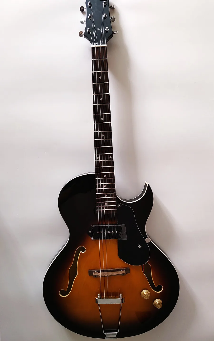 Electric Guitar 6 string semi-hollow sunburst