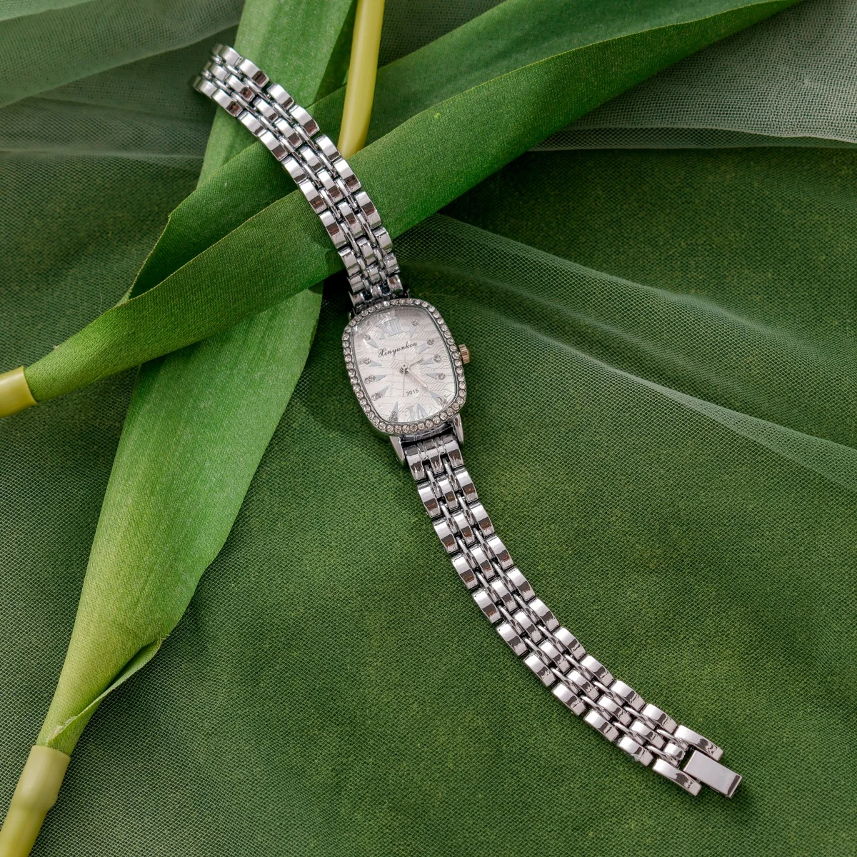 Шикарные женские кварцевые часы, прямоугольный циферблат с принтом, безель, тусклые стразы, обтекаемый браслет, аксессуары для часов, ювелирные изделия, подарок