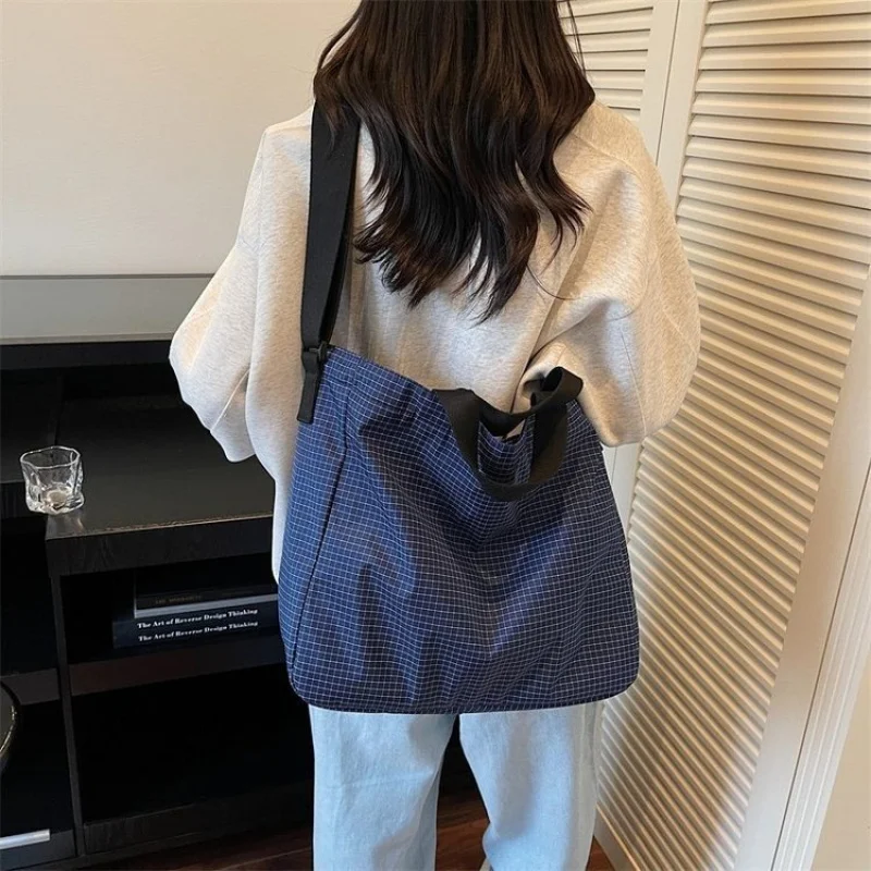 Torebka damska skórzana na ramię luksusowej marki premium, nowość 2025, znanej projektantki, styl casual, moda paryskie vintage, modny wygląd. ​