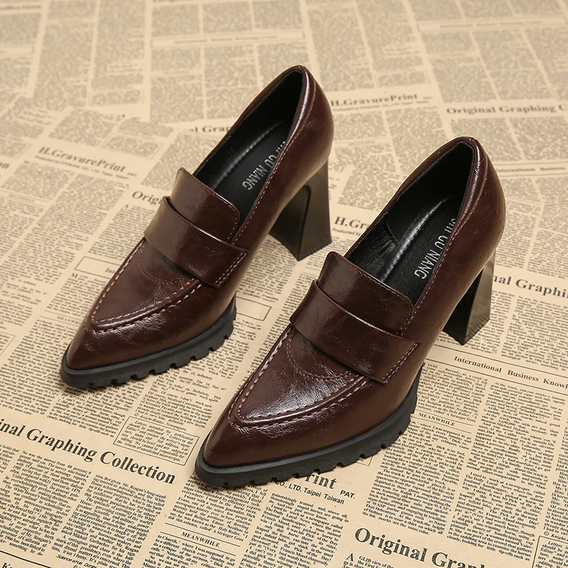 eleganti-scarpe-singole-da-donna-in-pelle-con-tacco-a-spillo-e-punta-affusolata-stile-primavera-2026-ideali-per-gonne-e-abiti-ballerine-alla-moda