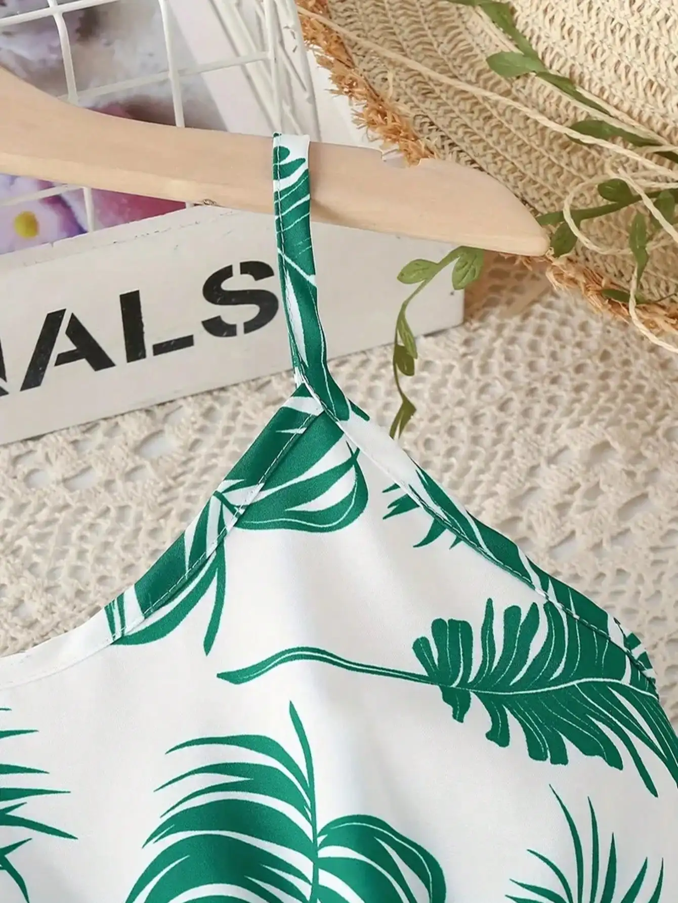 Sommer-Jumpsuit für Mädchen mit Blättermuster - Lässiger Stretch-Polyester-Mix, Schulterfreies Design, Knielang, Strandrock – Detail 4