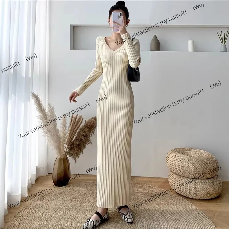 

Super long V-neck knitted dress for women, autumn and winter slim-fit hip-wrapped bottoming shirt with knitted sweater inside