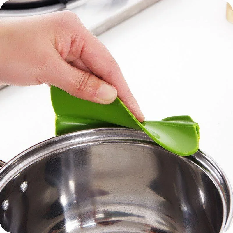 Convenient Kitchenware Pot Solid Color Green Color Silicone Liquid Diversion Nozzle Soup Kitchen Gadget Portable Accessory Tools