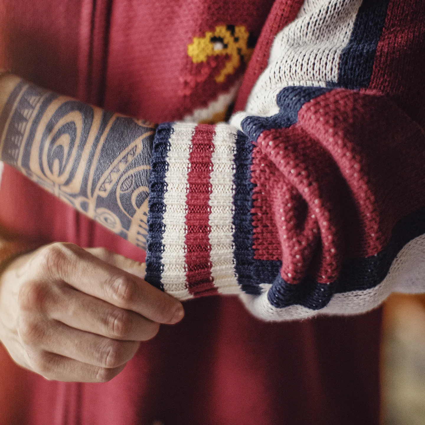 Maden Cárdigan con cremallera bordado estilo Yokosuka para hombre, suéter de punto con patrón de serpiente, abrigo cálido rojo para otoño e invierno