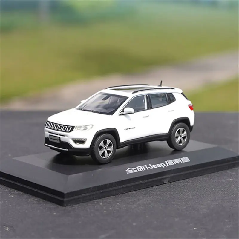 1:43 Jeeps Compass SUV Alloy Car Model Diecasts Metal Off-road Vehicles Car Model High Simulation Childrens Toys Gift Decoration