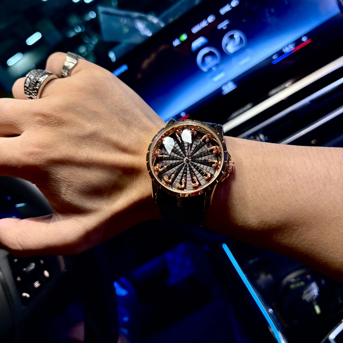 اثني عشر فرسان الأعمال الفاخرة ساعة رجالي مقاوم للماء الراقية ساعة رجالي الفولاذ المقاوم للصدأ موضة ساعة كوارتز ساعة رجالي Roun